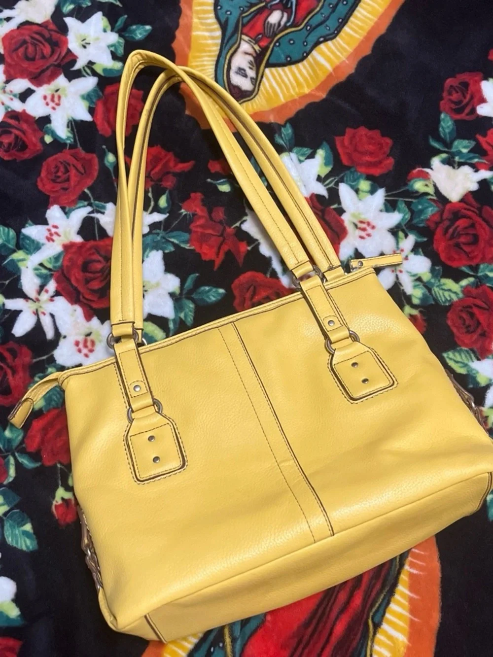 Women's Yellow Relic Leather Handbag